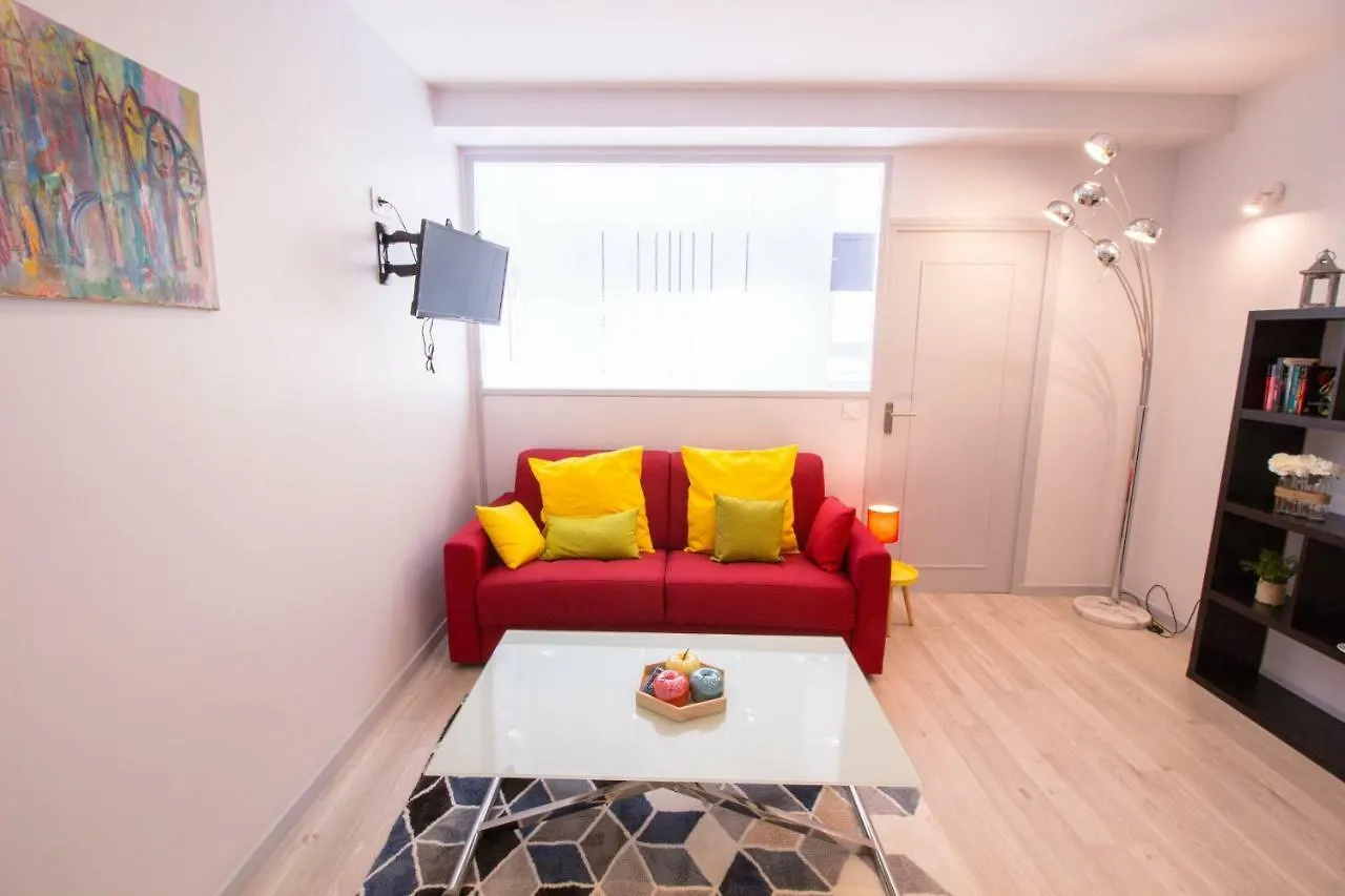 Office- Rue Saint-fargeau * Paříž