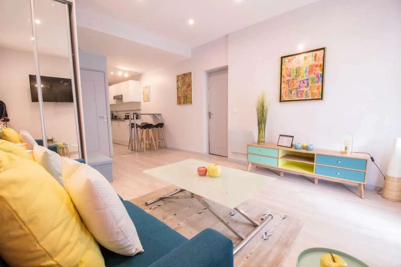 Apartmán Office- Rue Saint-fargeau *
