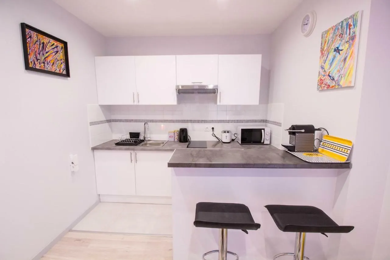 Office- Rue Saint-fargeau Apartment *